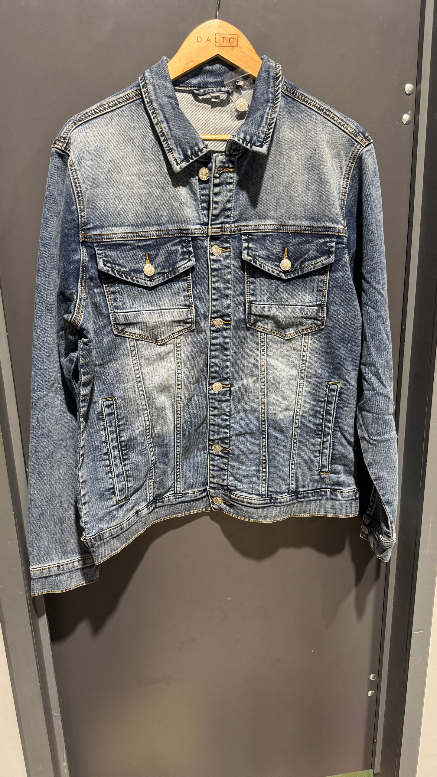 Chaqueta mezclilla semi elasticada