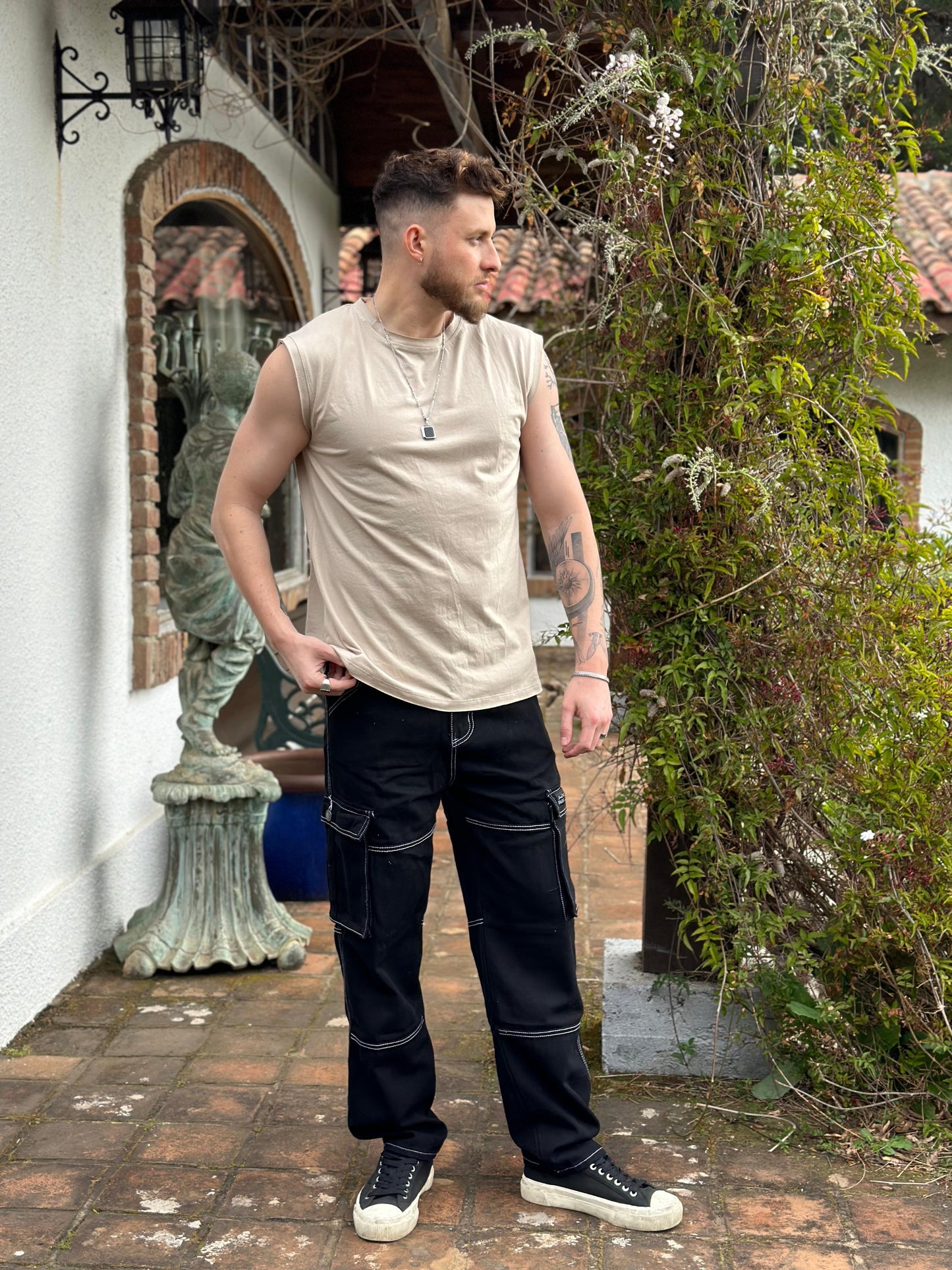 Pantalón cargo negro