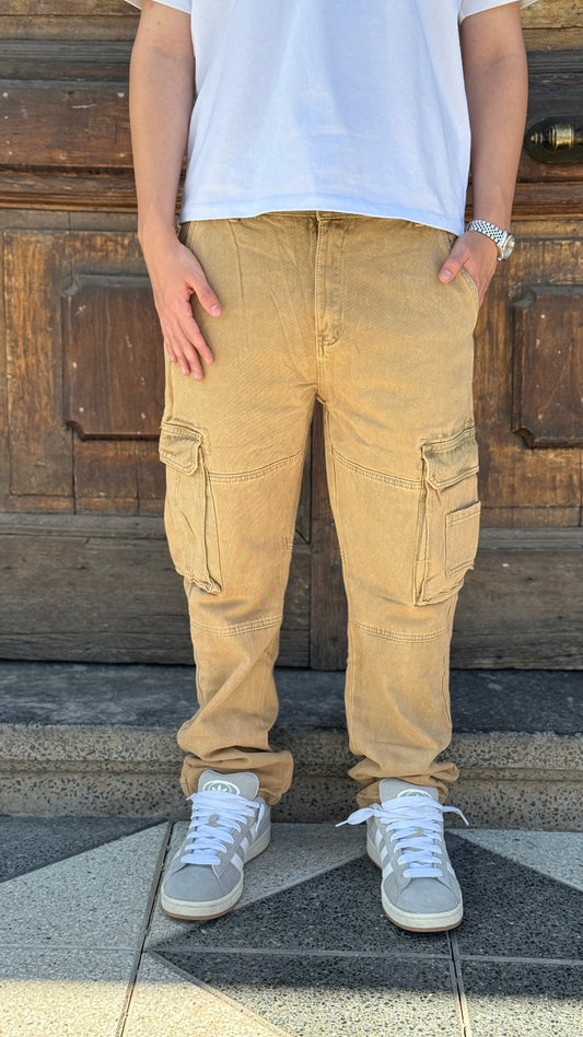 Pantalón cargo beige