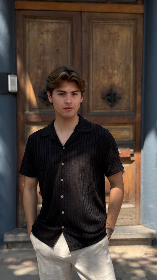 Camisa negra hilo